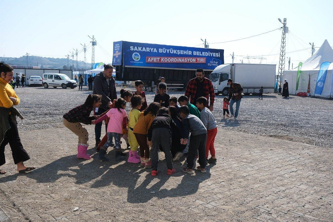 Büyükşehir deprem çocuklarının yüzünde tebessüm oldu - Sayfa 6