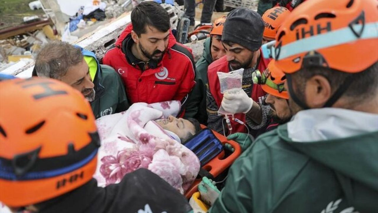 Depremin merkezi Kahramanmaraş'ta ilk afetin ardından yaşananlar