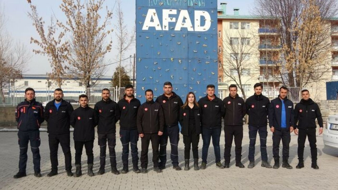 Malatya'daki arama kurtarma çalışmalarına katılan AFAD personeli, yaşadıklarını anlattı