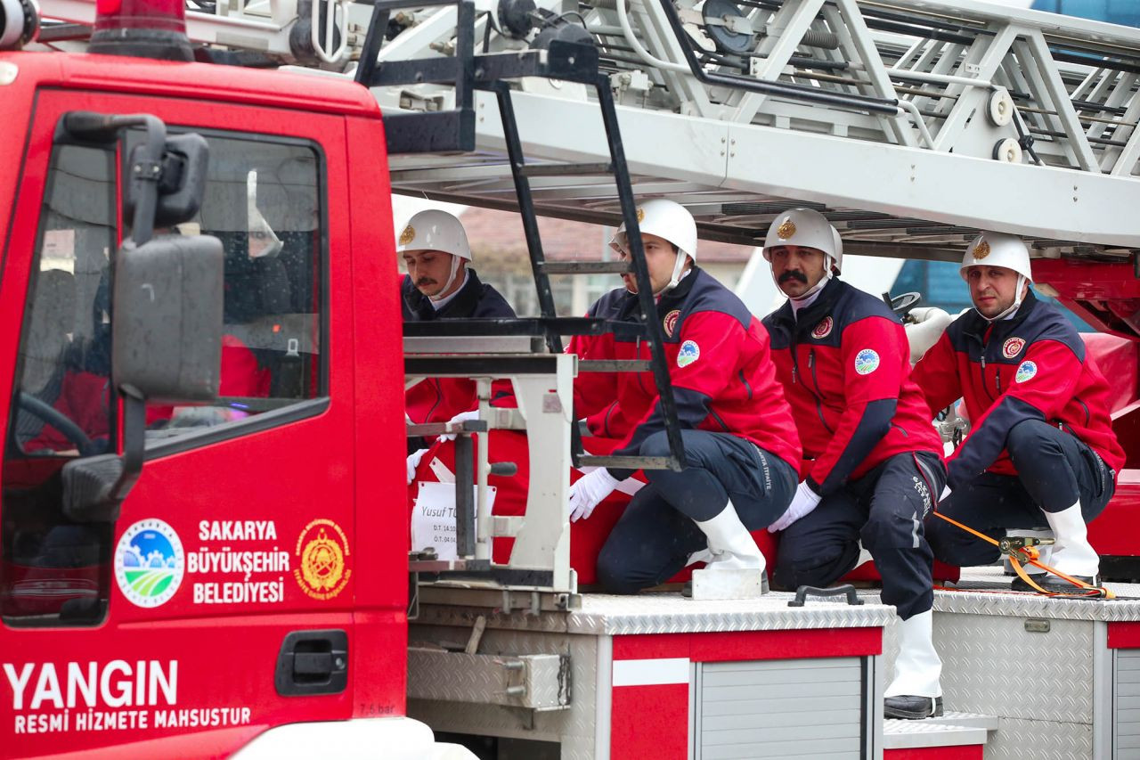 Kahraman itfaiye eri dualarla uğurlandı - Sayfa 3