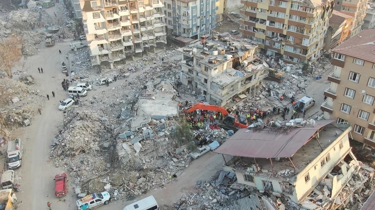 Bakan Soylu depremdeki toplam can kaybını açıkladı