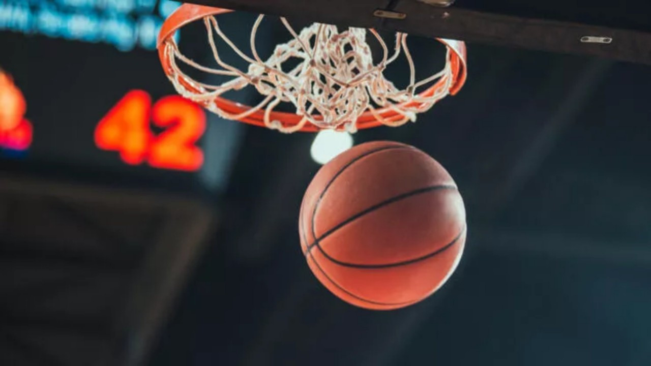 Darüşşafaka - Anadolu Efes basketbol maçı canlı izle!