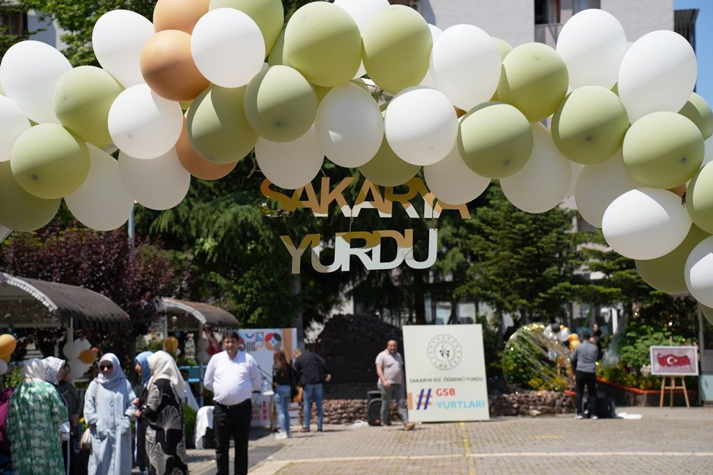 Sakarya Yurdu'nda  Bahar Şenliği - Sayfa 18