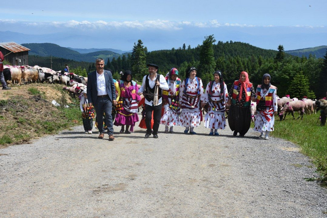 Dikmen Yaylası’nda şenlik havasında yayla yolculuğu - Sayfa 15