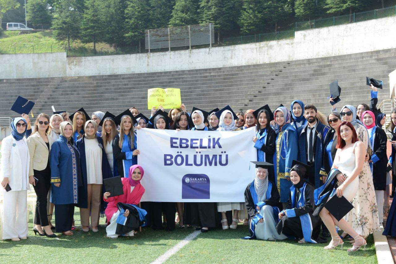 Sağlık Bilimleri Fakültesi’nde Mezuniyet Coşkusu - Sayfa 8