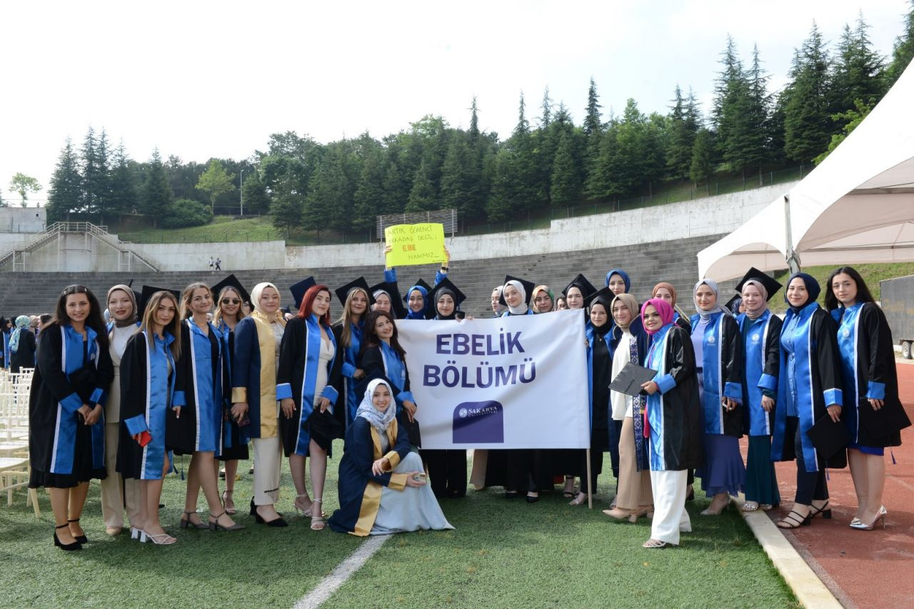 Sağlık Bilimleri Fakültesi’nde Mezuniyet Coşkusu - Sayfa 6