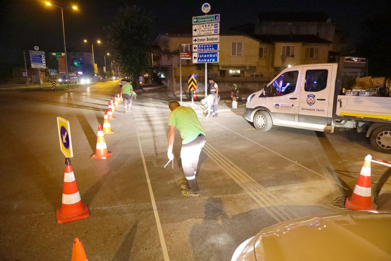 Büyükşehir ekipleri gece gündüz demeden çalışıyor - Sayfa 7