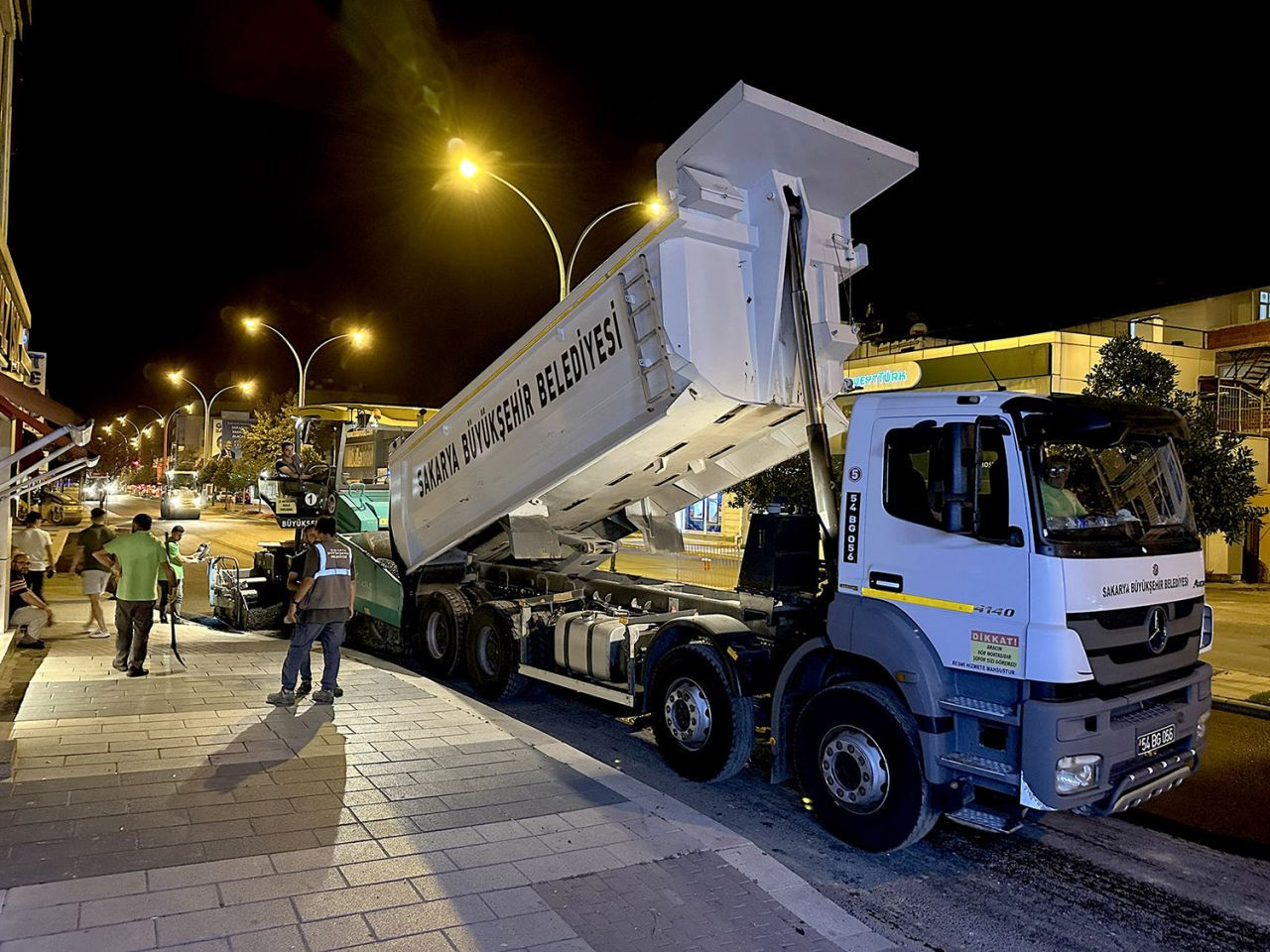 Saraybosna Caddesi’ne 200 ton asfalt - Sayfa 7