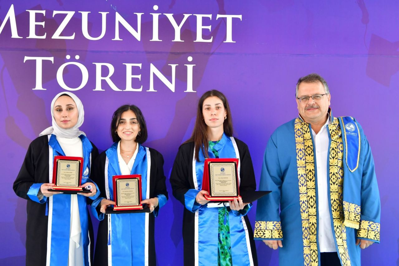 SAÜ'de mezuniyet heyecanı! - Sayfa 21