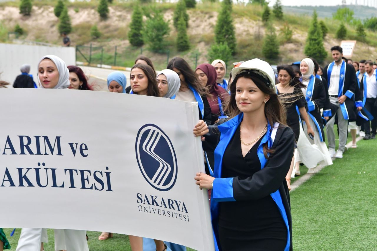 SAÜ'de mezuniyet heyecanı! - Sayfa 18