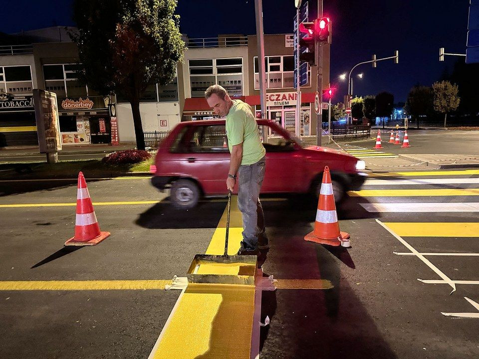 Büyükşehir’den gece yarısı renkli dokunuş - Sayfa 12