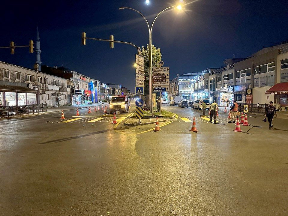 Büyükşehir’den gece yarısı renkli dokunuş - Sayfa 9