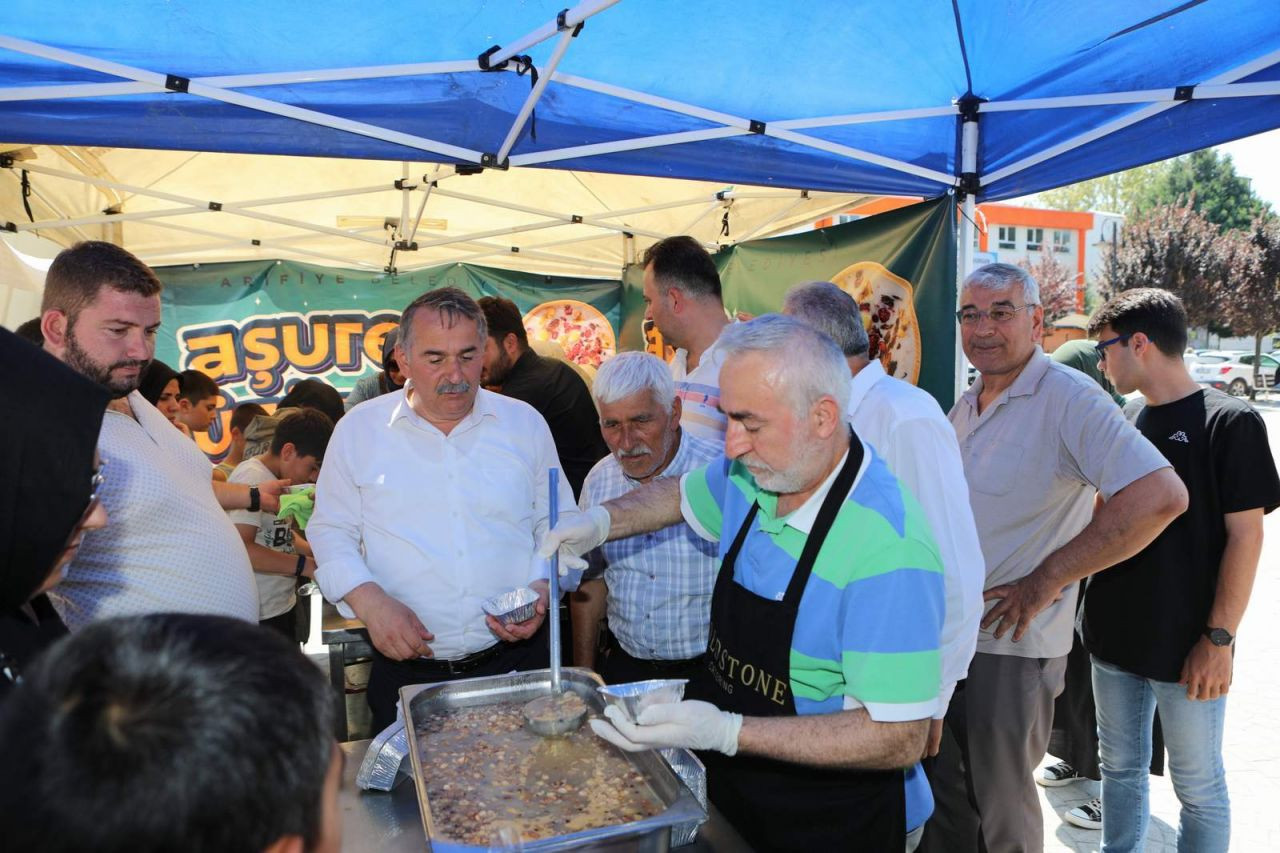 Arifiye Belediyesi Aşure Etkinliği Düzenledi - Sayfa 11