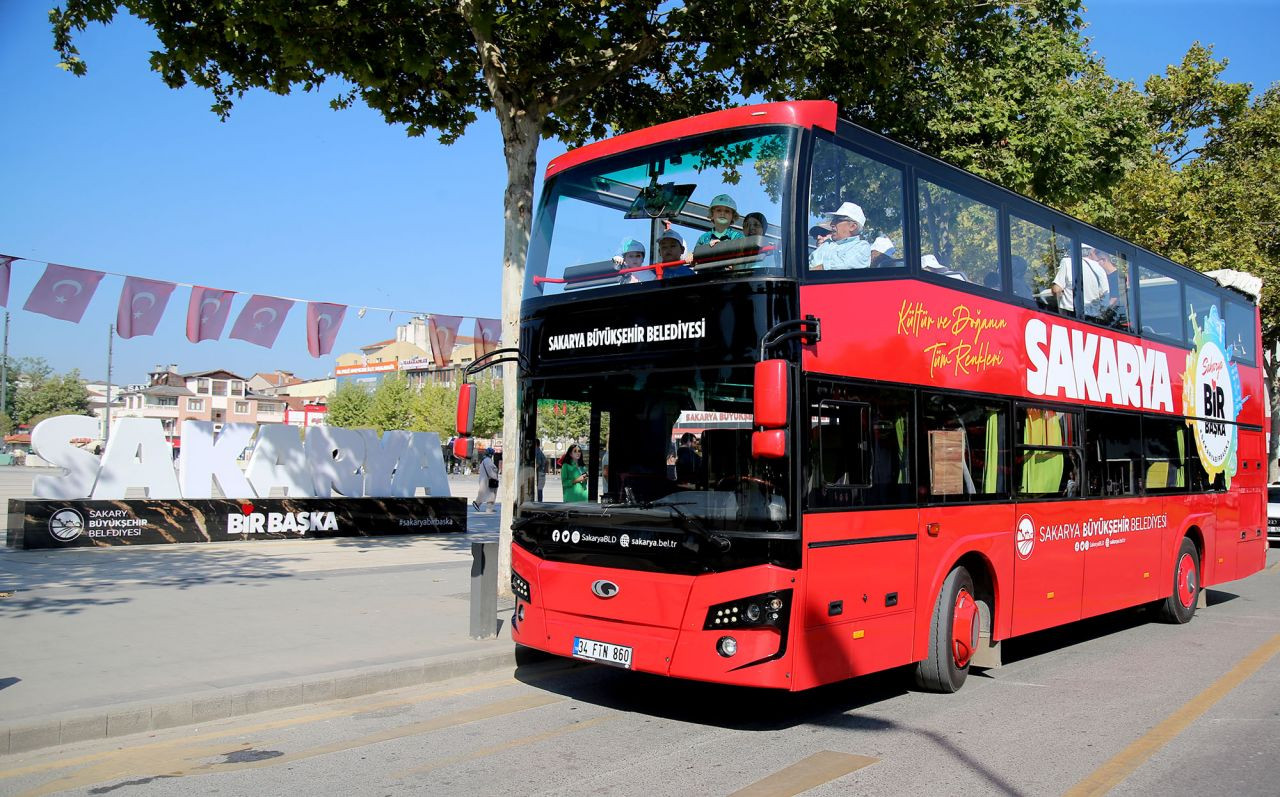 Bu otobüsün rotası şehrin tarihi, turistik ve sosyal alanları - Sayfa 1