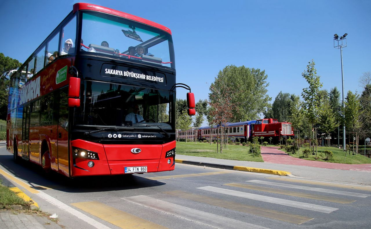 Bu otobüsün rotası şehrin tarihi, turistik ve sosyal alanları - Sayfa 11