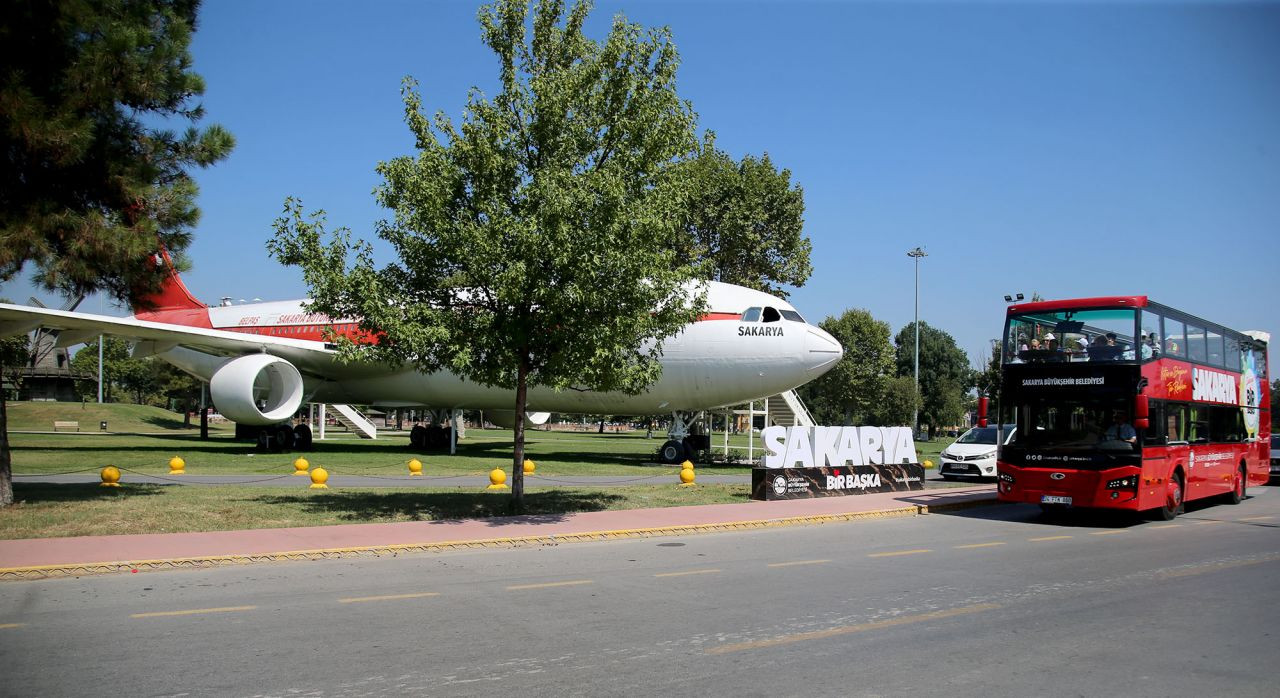 Bu otobüsün rotası şehrin tarihi, turistik ve sosyal alanları - Sayfa 12