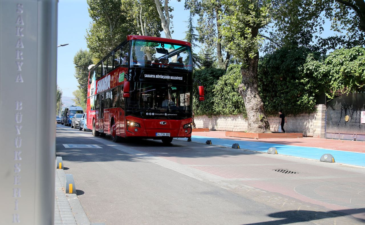 Bu otobüsün rotası şehrin tarihi, turistik ve sosyal alanları - Sayfa 13