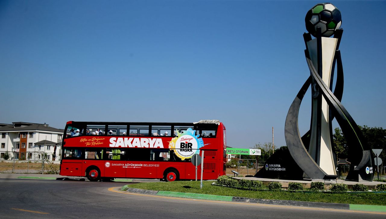 Bu otobüsün rotası şehrin tarihi, turistik ve sosyal alanları - Sayfa 4