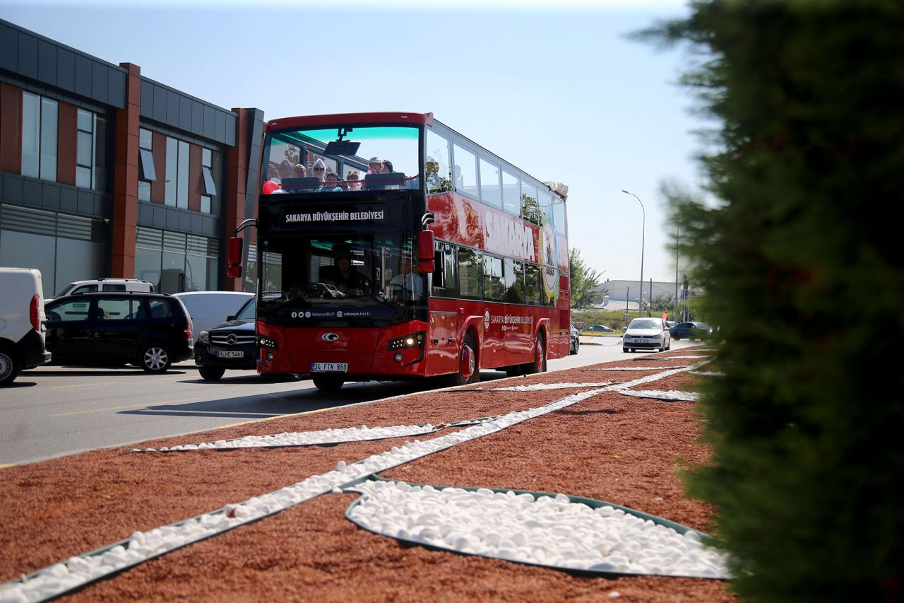 Bu otobüsün rotası şehrin tarihi, turistik ve sosyal alanları - Sayfa 8