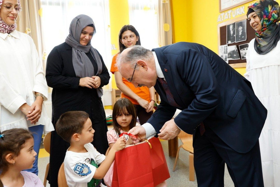 Vali Karadeniz, öğrencilerin heyecanlarına ortak oldu - Sayfa 5