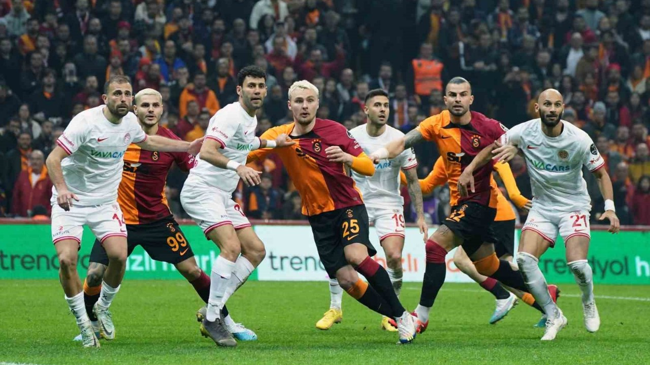 Antalyaspor-Galatasaray maçı canlı izle!