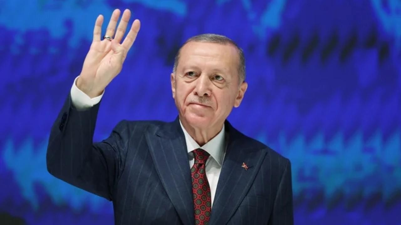 Cumhurbaşkanı Erdoğan yeniden AK Parti Genel Başkanı seçildi