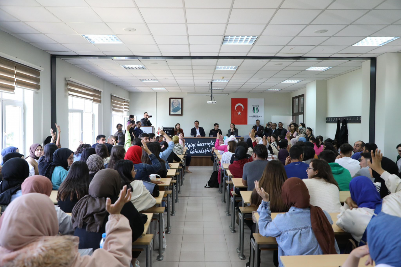 Yeni akademik yıl ilk ders etkinlikleriyle başladı - Sayfa 8