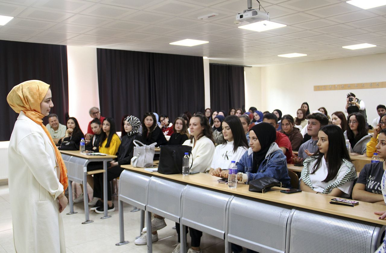 Yeni akademik yıl ilk ders etkinlikleriyle başladı - Sayfa 12