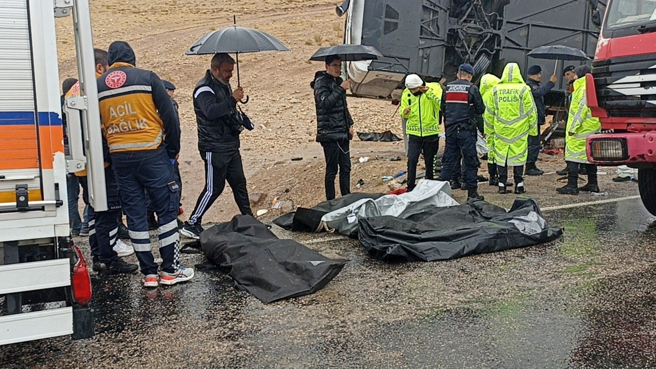 Meydana gelen otobüs kazasında ölen 7 yolcunun kimlikleri belli oldu