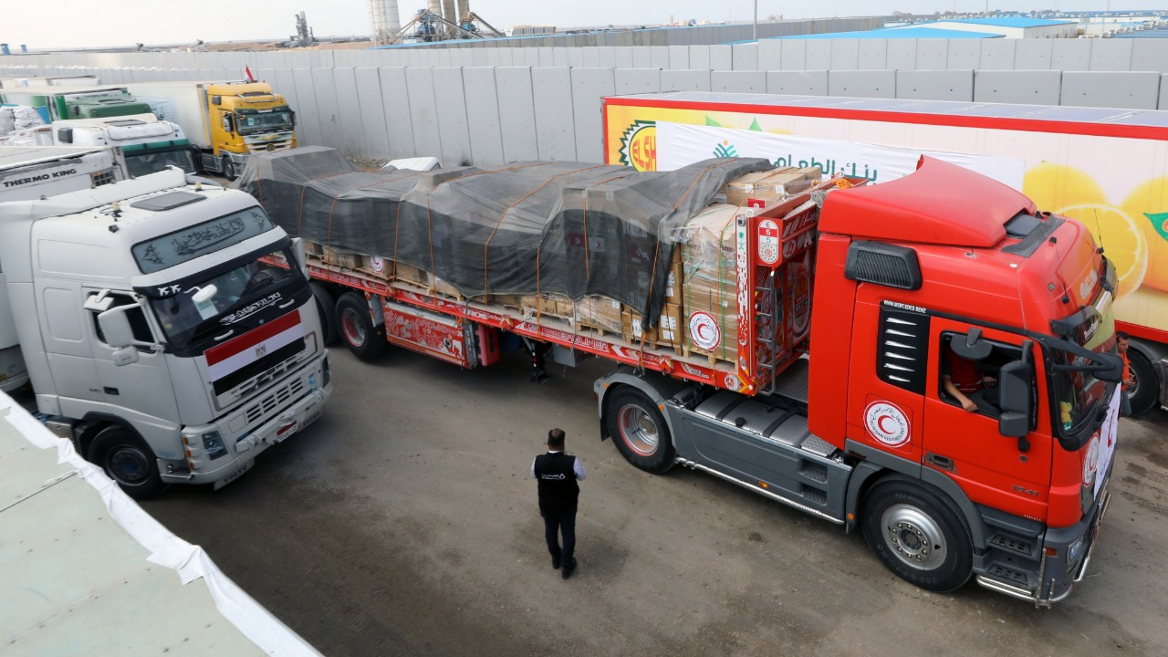 Refah Sınır Kapısı’ndan ikinci yardım konvoyu geçti