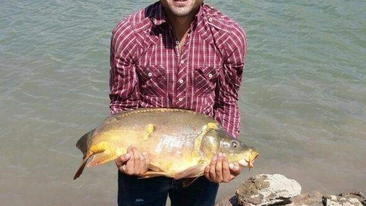 Genç adam balık tutmaya gittiği gölette can verdi