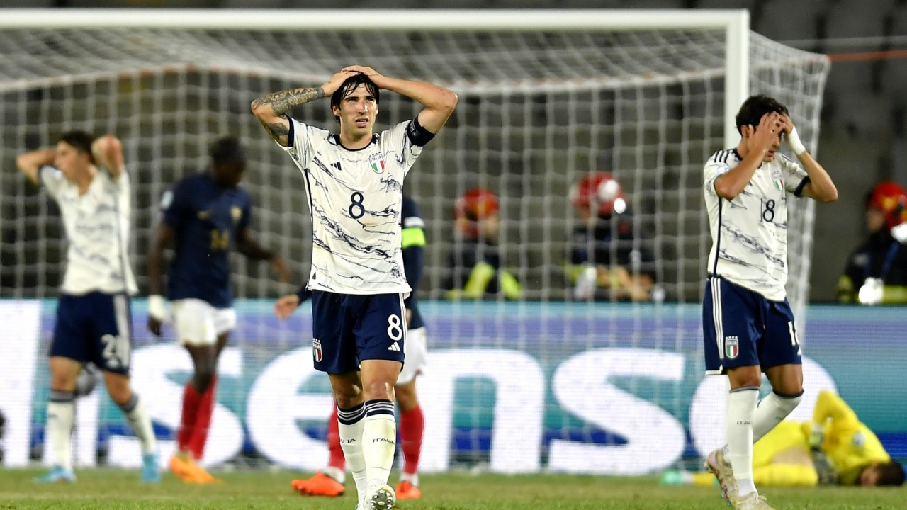 Sandro Tonali'ye 10 ay futboldan men cezası