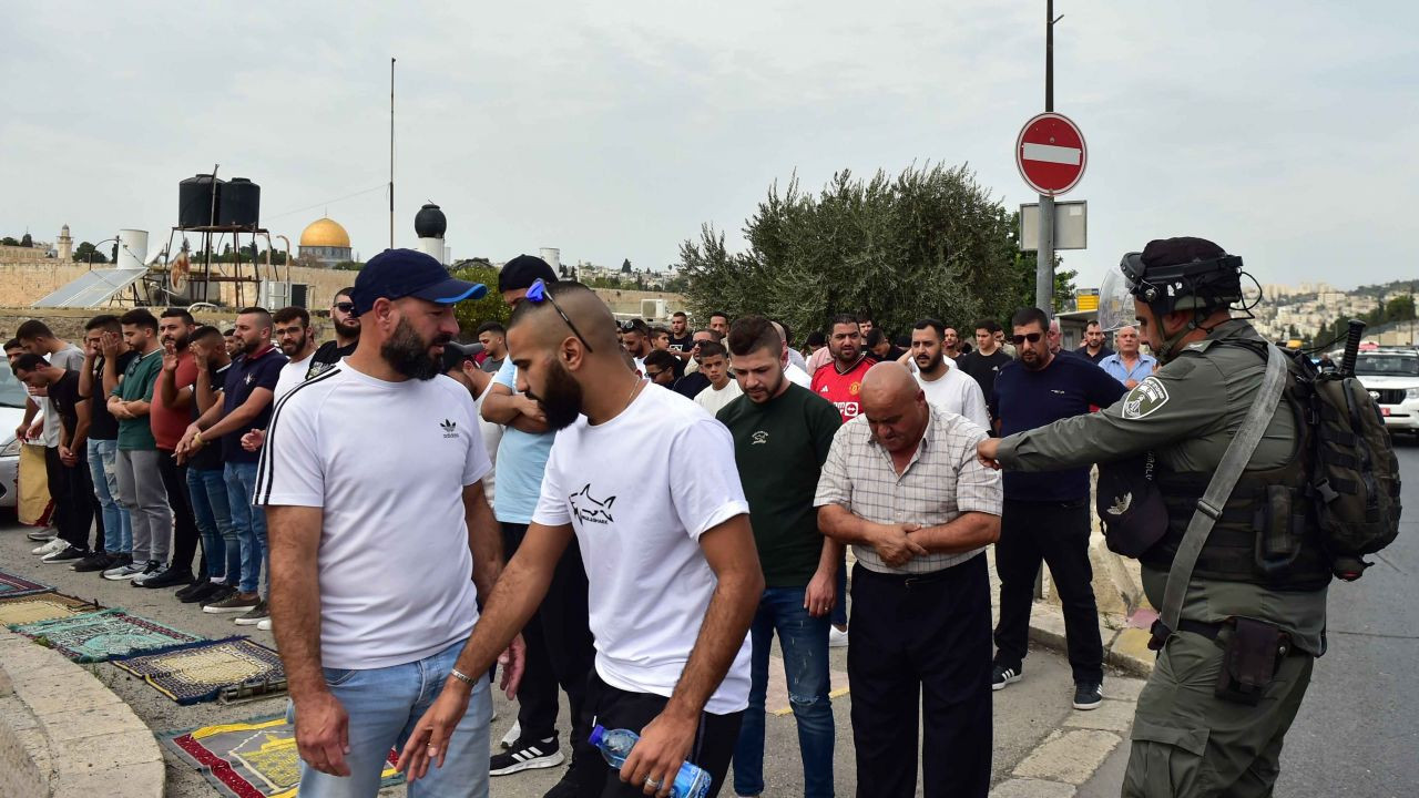 Mescid-i Aksa'daki üçüncü Cuma'da İsrail güçlerinden Müslümanlara müdahale - Sayfa 7