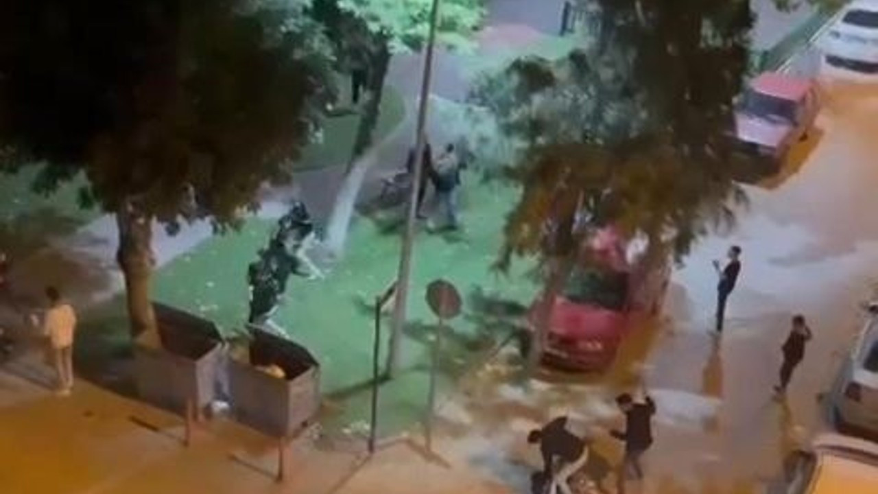 Burdur’da yaşı küçük iki grup arasında çıkan kavgada 1 kişi bıçakla yaralandı