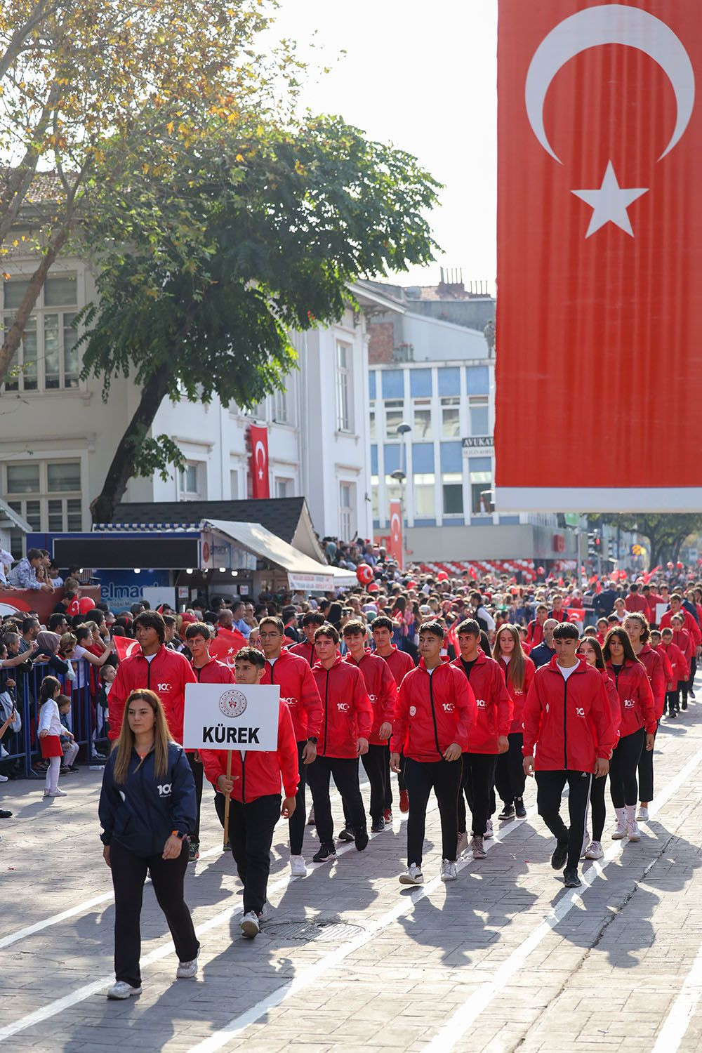 Başkan Yüce bayram coşkusuna ortak oldu: “Bu bayrak nice yüzyıllar gururla dalgalanacak” - Sayfa 14