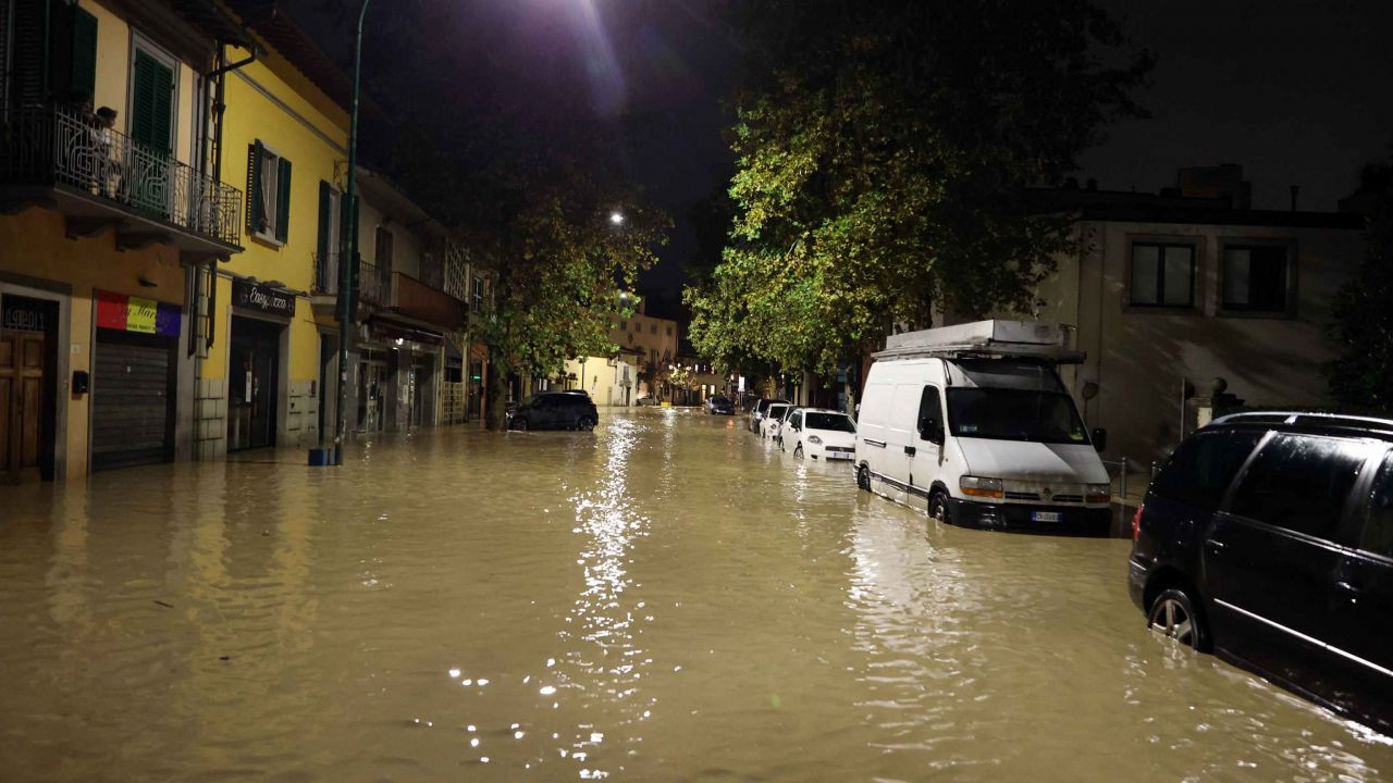 Avrupa ülkelerini Ciaran Fırtınası vurdu: 10 ölü - Sayfa 8