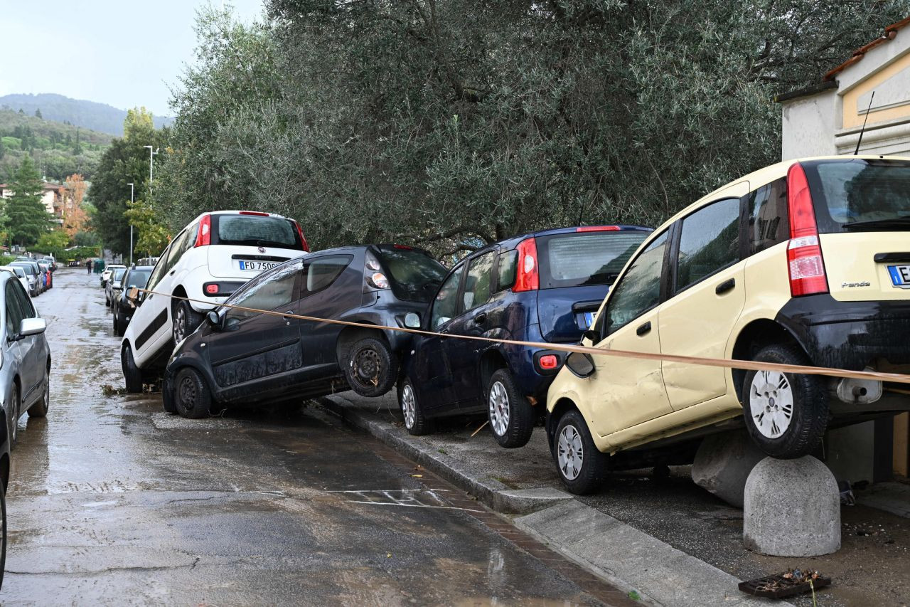 İtalya'da fırtınanın yol açtığı selde can kaybı 6'ya yükseldi - Sayfa 12