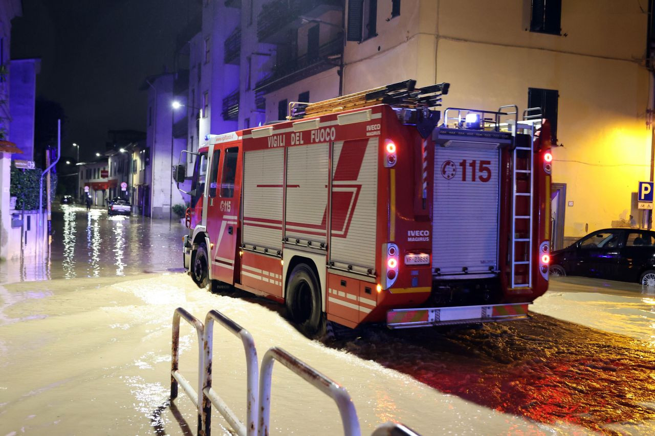 İtalya'da fırtınanın yol açtığı selde can kaybı 6'ya yükseldi - Sayfa 11