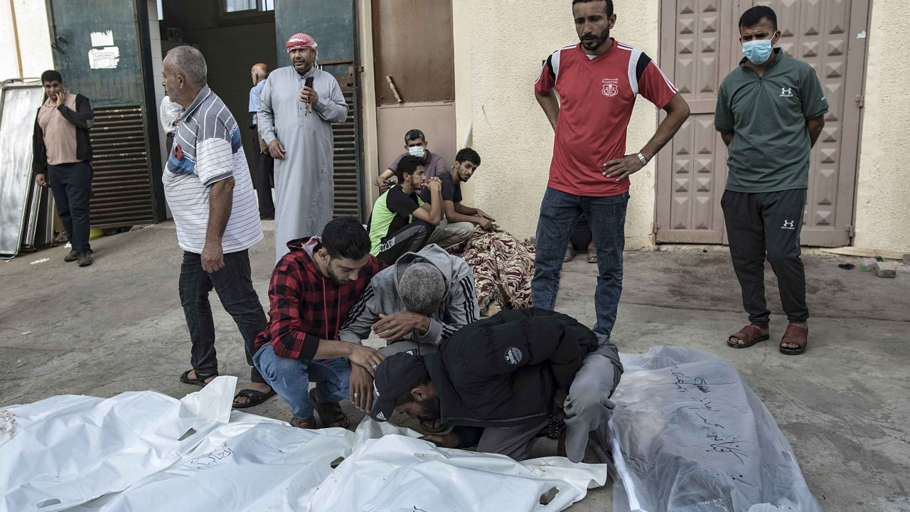 1 Aydır Dünyanın gözü önünde İsrail masum insanları katlediyor - Sayfa 14