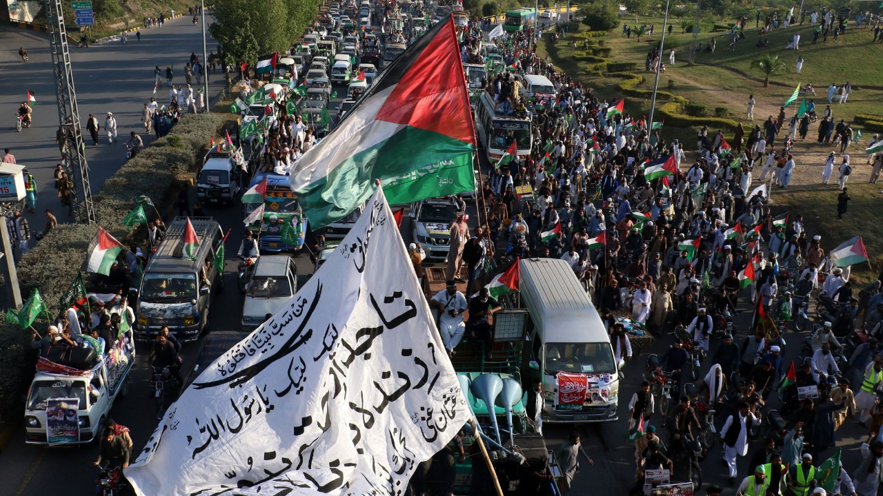 Pakistan’da yaklaşık 1 milyon kişi İsrail’i protesto etti