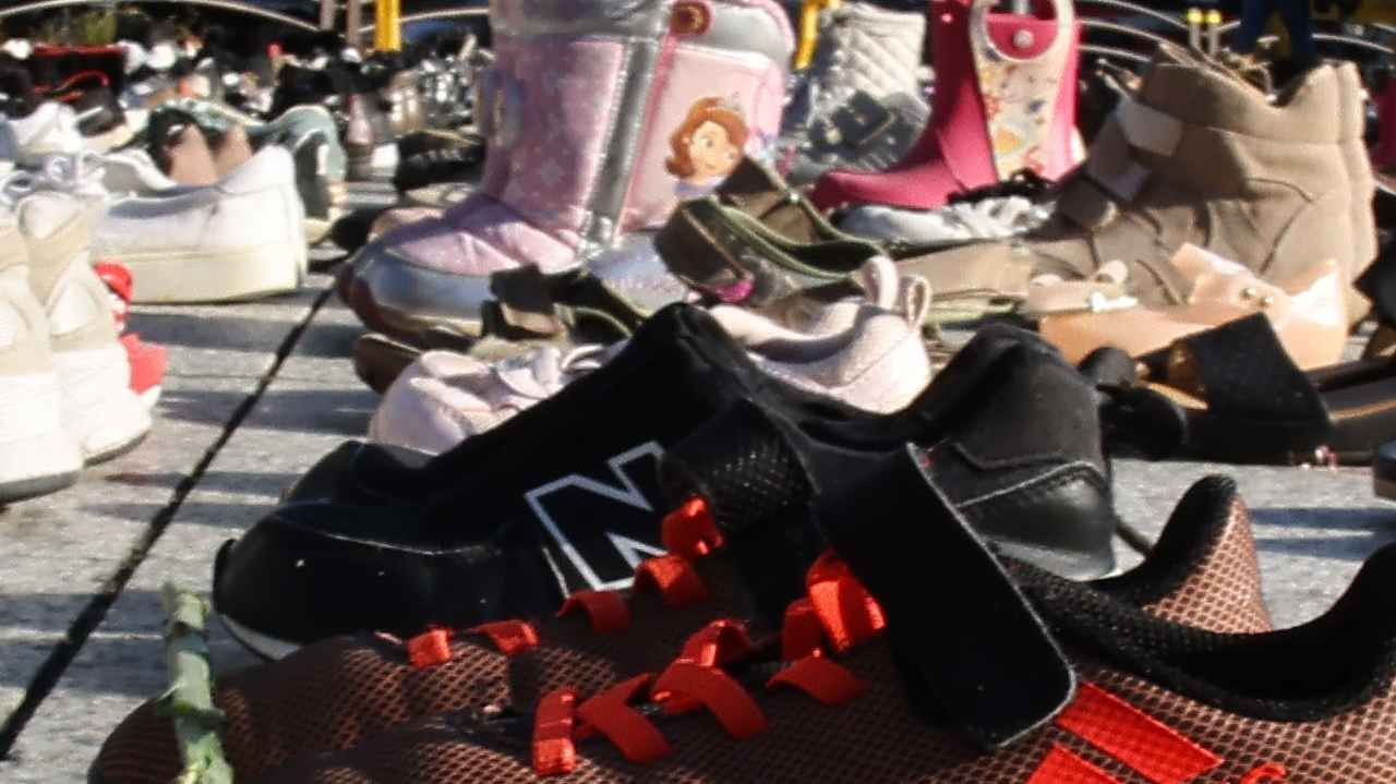 Filistin'de hayatını kaybedenlerin anısına 2 bin ayakkabı bırakıldı - Sayfa 2