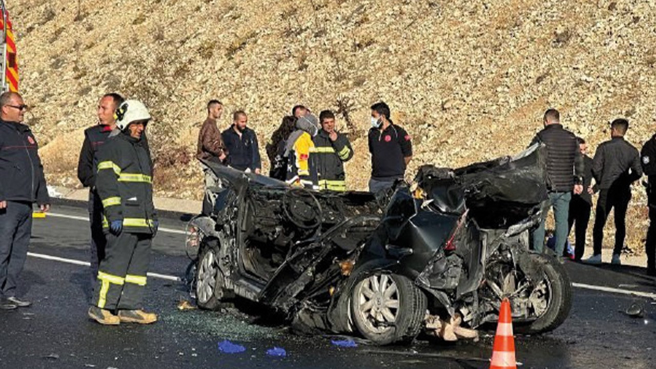 Gaziantep'te 3 aracın karıştığı zincirleme kaza: 1 ölü, 6 yaralı