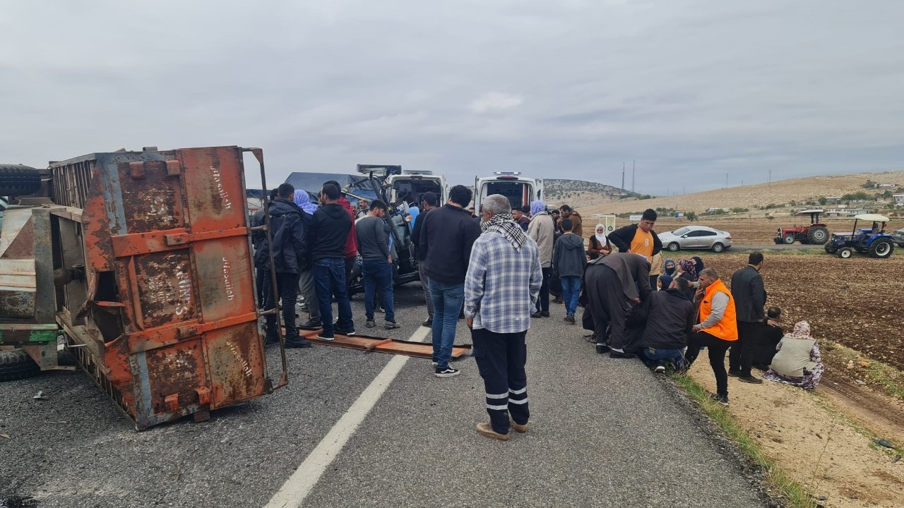 Diyarbakır’da tır ile traktör çarpıştı: 1 ölü, 1 yaralı