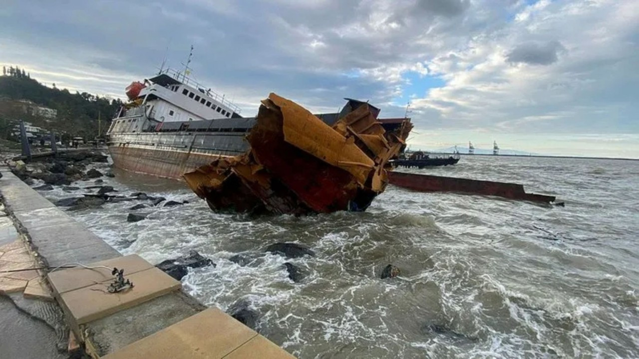 Zonguldak'ta kaybolan Türk gemisi battı! Bakan Yerlikaya duyurdu: 1 ölü, 11 kayıp