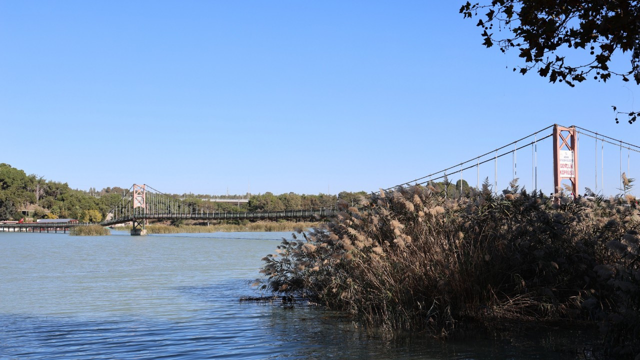 Adana’da köprüde vahşet: 2 genç bıçaklanarak öldürüldü