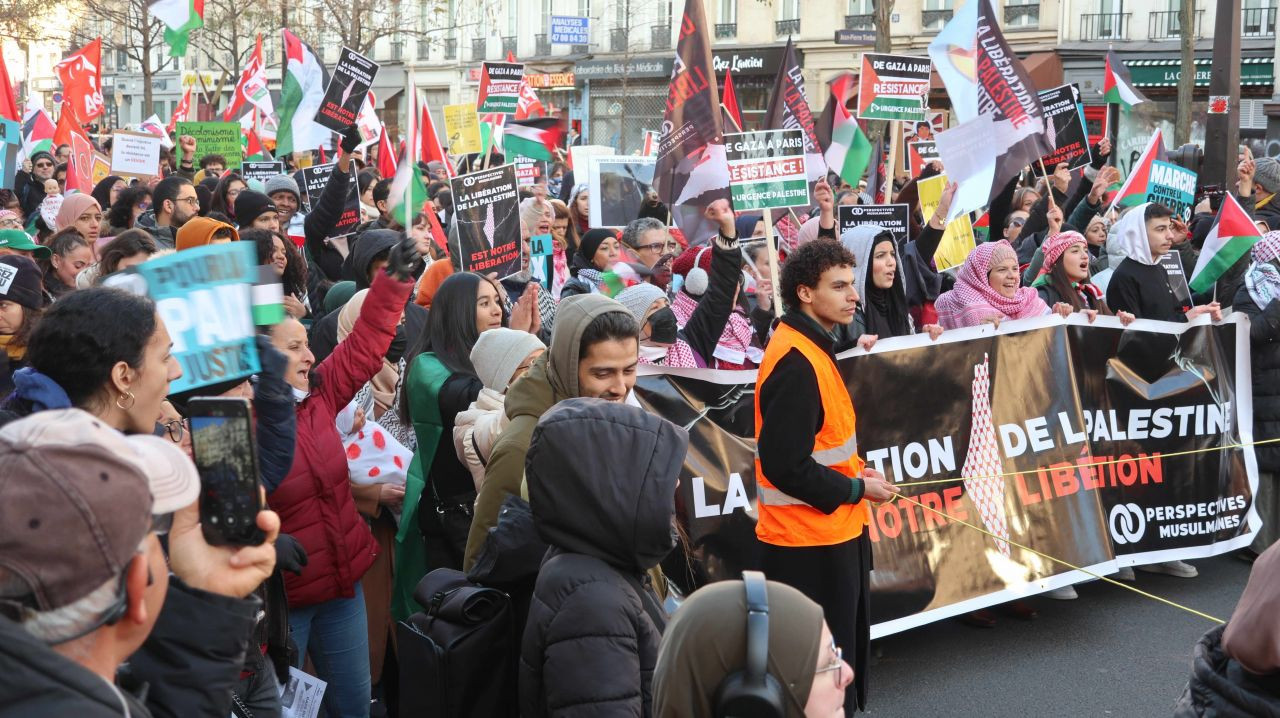 Fransa’da Filistin’e destek yürüyüşü - Sayfa 1