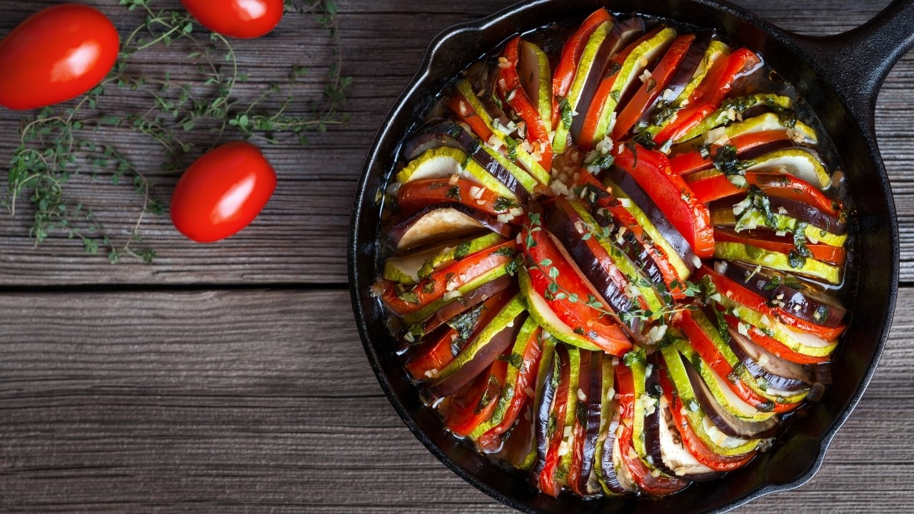 MASTERCHEF RATATOUILLE (Ratatuy) TARİFİ: RATATOUILLE (Ratatuy) nasıl yapılır? RATATOUILLE (Ratatuy) malzemeleri neler? E