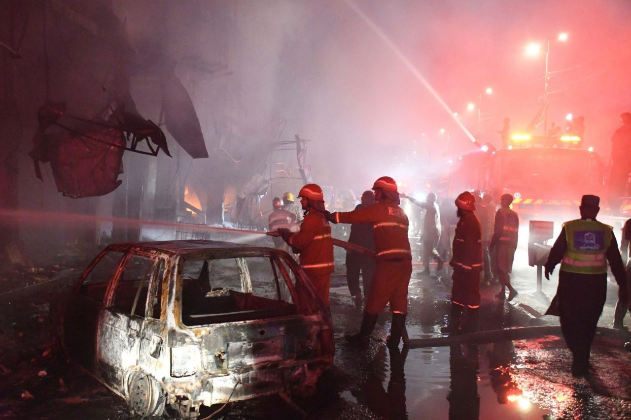 Pakistan’da mobilya çarşısında yangın: 5 ölü - Sayfa 4