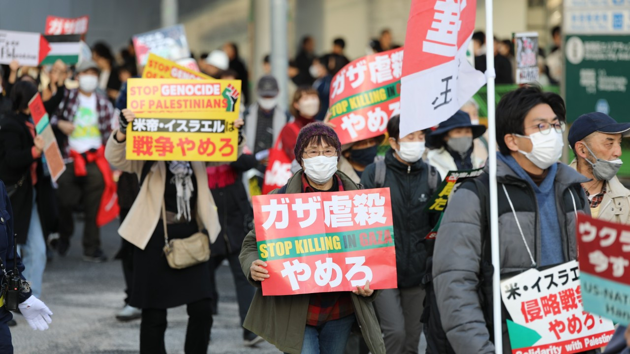 Japonya’da İsrail’in Gazze’ye yönelik saldırıları protesto edildi