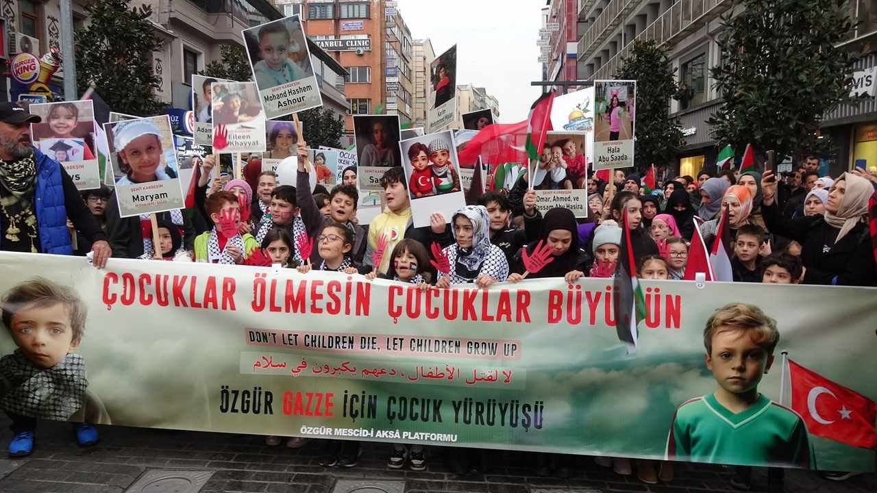Trabzon'da çocuklar Filistin'e destek için yürüdüler - Sayfa 1